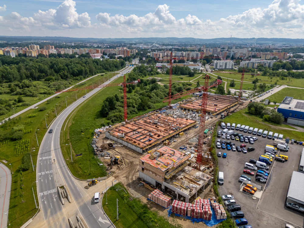 Stavba projektu Byty 4 Dvory v pozadí České Budějovice